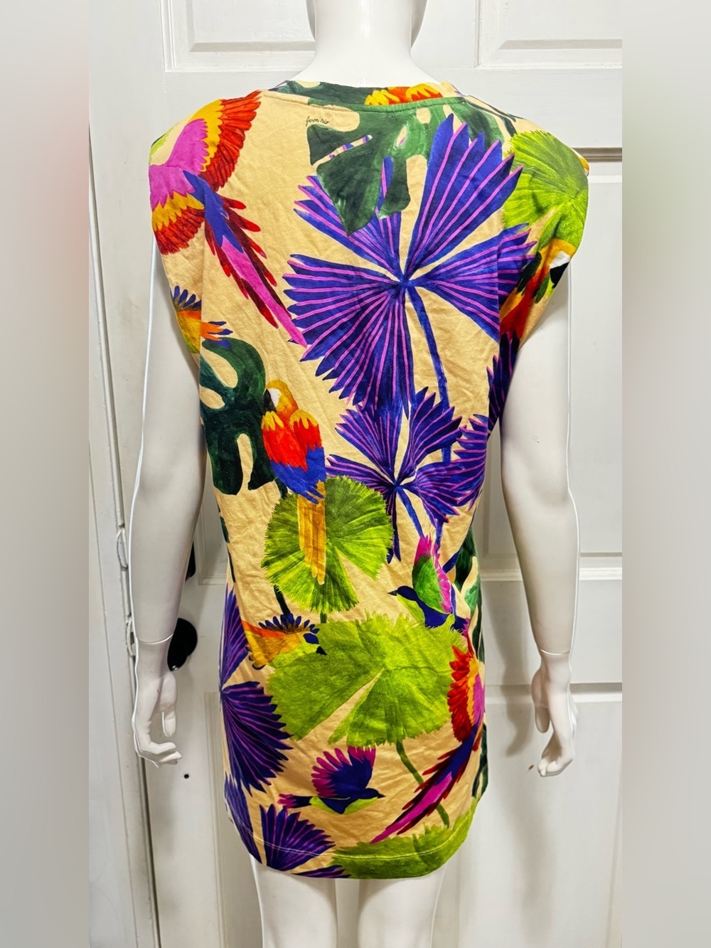 FARM Rio Tropical Macaw Print Mini T Shirt Dress Green, Purple, Cream Sz Medium - Picture 5 of 15